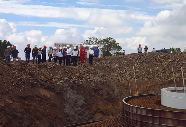 各种姿势玩小处雌女TXT视频